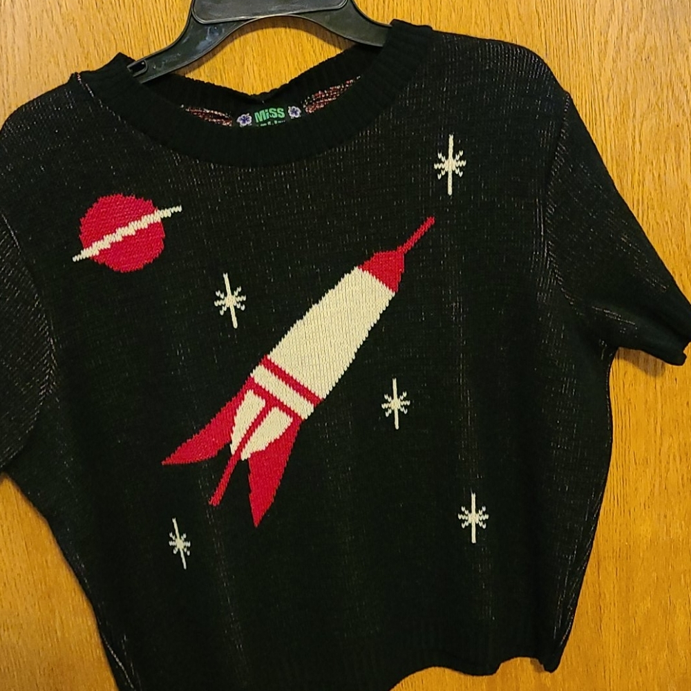 Retro rocket short sleeve light knit/sweater